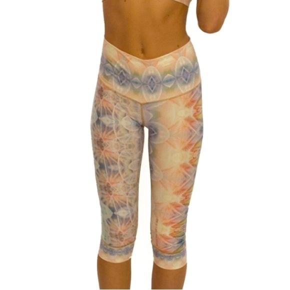 NIYAMA SOL Dandelion Beachcomber Capri Leggings M - Picture 16 of 16